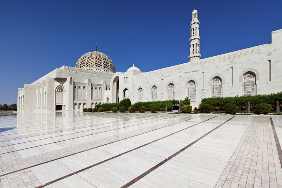 Sultan Qaboos Grand Mosque, Muscat Sultan Qaboos Grand Mosque, Muscat